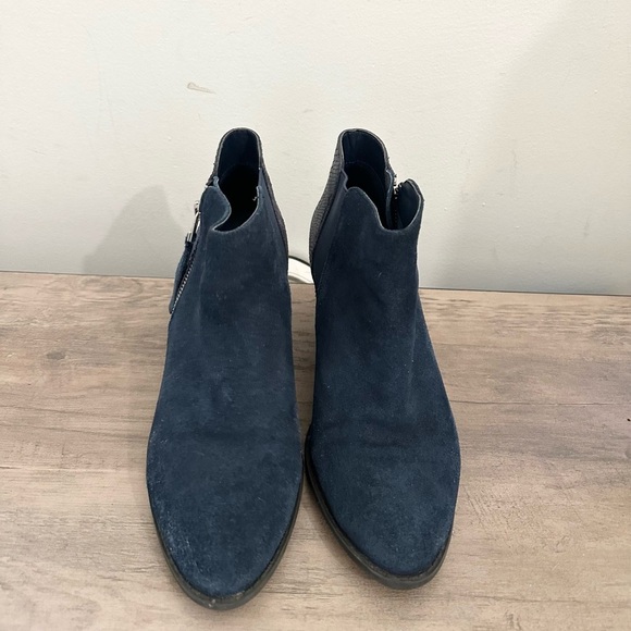 Vionic Anne Ankle Boots Blue Suede Leather Comfort Snake Print Sz 7 - Picture 2 of 6